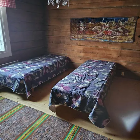 Huhtalan Maalaismajoitus Apartment
