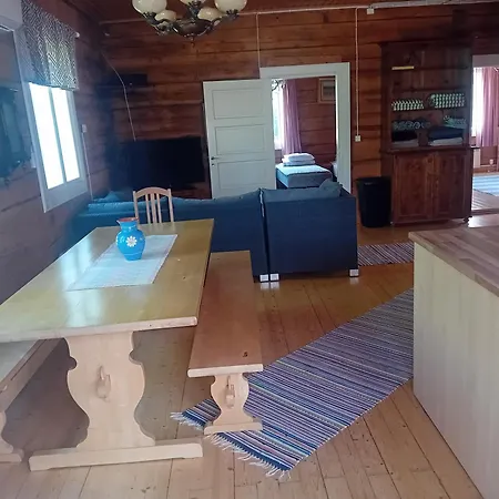 Apartment Huhtalan Maalaismajoitus Kalajoki